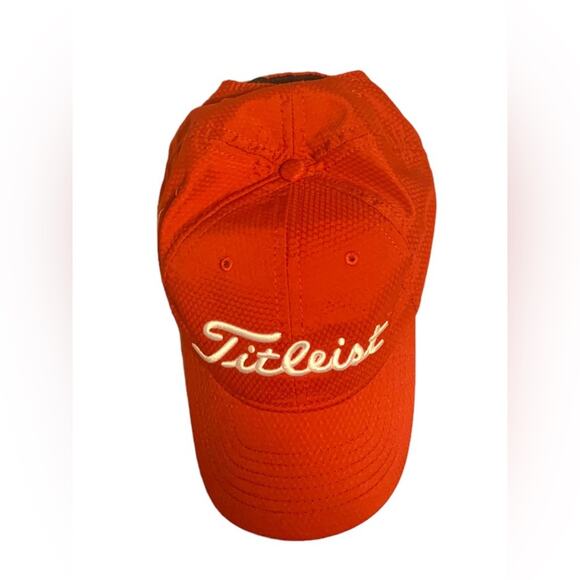 Titleist Tunica National Men’s Golf Hat Baseball Cap Embroidered Red White - Picture 2 of 8